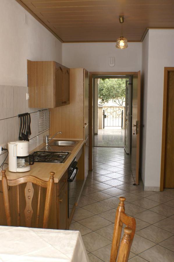 Apartments By The Sea Mandre, Pag - 4098 Exterior foto